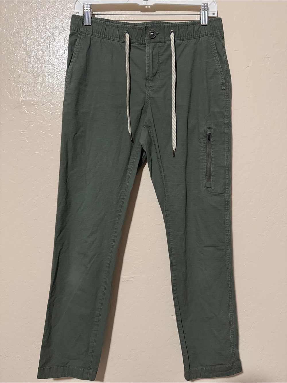Vuori Women’s Ripstop Pants in Army Green Size S